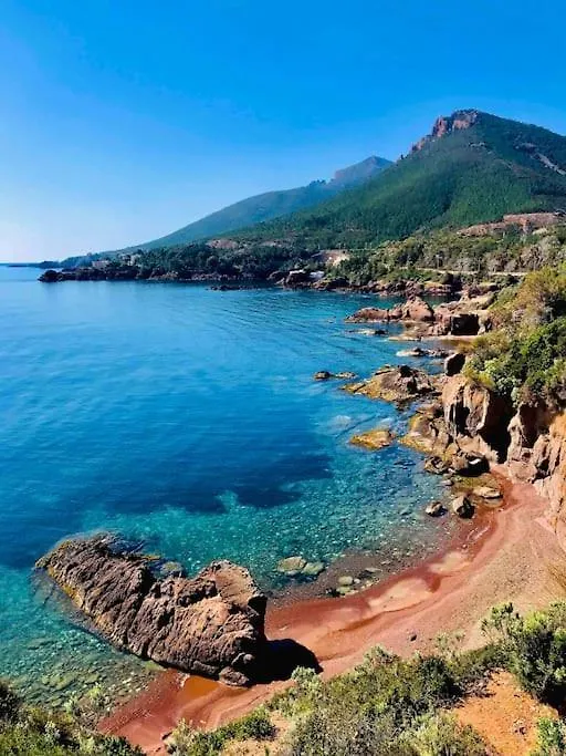 Vue Mer - Refait A Neuf - Clim - Parking - 4 Personnes Theoule-sur-Mer 0*,